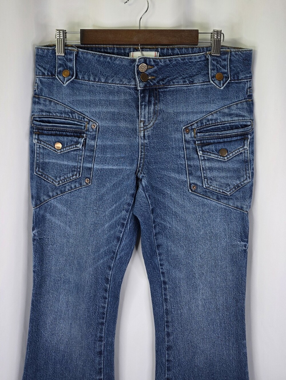 Urban Outfitters BDG Women’s Size 28 Micro Flare Utility Denim Jeans Mid Rise - Picture 4 of 15